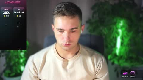 Snapshot of kochka25 chatting on 03-02-25, 05:33 Sweet boy online show from 03-02-25, 05:33