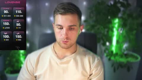 Snapshot of kochka25 chatting on 03-05-25, 07:17 Sweet boy online show from 03-05-25, 07:17