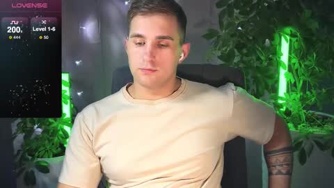 Snapshot of kochka25 chatting on 03-06-25, 09:42 Sweet boy online show from 03-06-25, 09:42