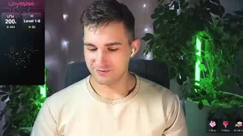 Snapshot of kochka25 chatting on 03-07-25, 08:56 Sweet boy online show from 03-07-25, 08:56