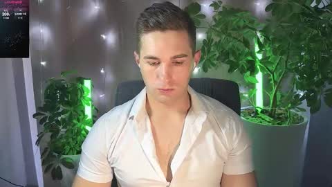 Snapshot of kochka25 chatting on 03-11-25, 09:02 Sweet boy online show from 03-11-25, 09:02