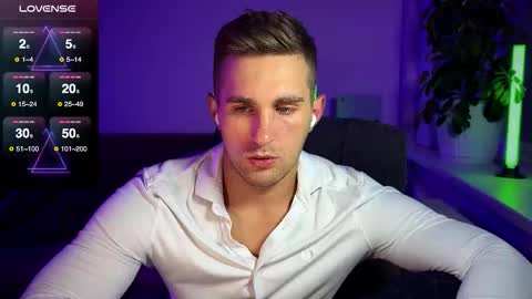 Snapshot of kochka25 chatting on 09-14-25, 04:06 Sweet boy online show from 09-14-25, 04:06