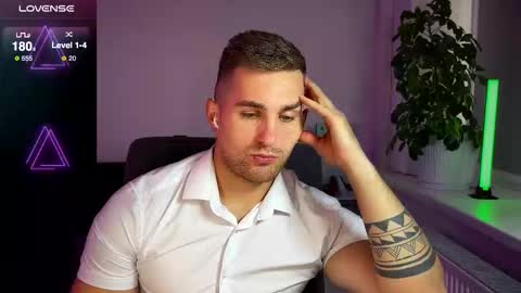 Snapshot of kochka25 chatting on 10-02-25, 07:26 Sweet boy online show from 10-02-25, 07:26