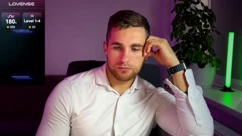 Snapshot of kochka25 chatting on 10-11-25, 11:31 Sweet boy online show from 10-11-25, 11:31