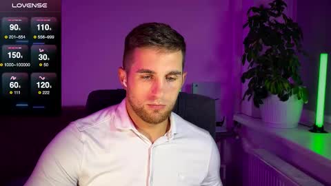 Snapshot of kochka25 chatting on 10-11-25, 11:36 Sweet boy online show from 10-11-25, 11:36