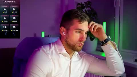 Snapshot of kochka25 chatting on 10-16-25, 09:27 Sweet boy online show from 10-16-25, 09:27