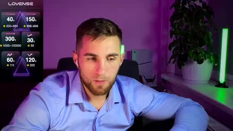 Snapshot of kochka25 chatting on 10-24-25, 11:01 Sweet boy online show from 10-24-25, 11:01