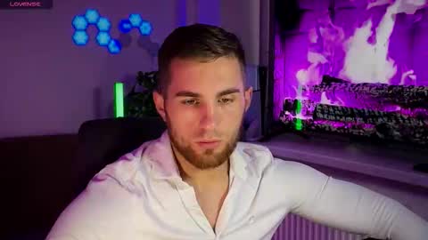 Snapshot of kochka25 chatting on 10-29-25, 11:56 Sweet boy online show from 10-29-25, 11:56