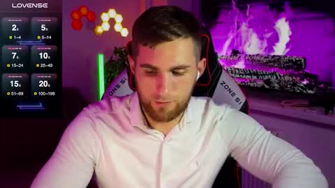 Snapshot of kochka25 chatting on 10-31-25, 10:11 Sweet boy online show from 10-31-25, 10:11