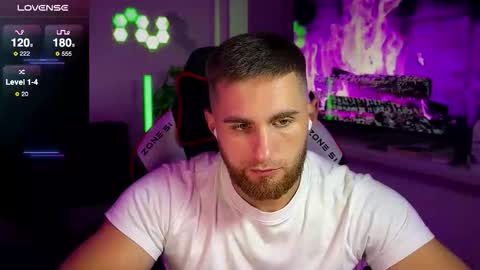 Snapshot of kochka25 chatting on 11-14-25, 10:51 Sweet boy online show from 11-14-25, 10:51