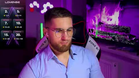 Snapshot of kochka25 chatting on 11-17-25, 10:04 Sweet boy online show from 11-17-25, 10:04