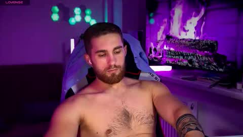 Snapshot of kochka25 chatting on 11-27-25, 04:20 Sweet boy online show from 11-27-25, 04:20