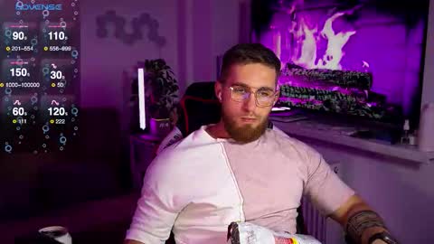 Snapshot of kochka25 chatting on 12-14-25, 05:18 Sweet boy online show from 12-14-25, 05:18