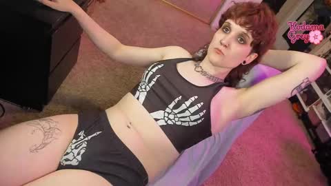 Snapshot of kodamagrey chatting on 09-29-25, 11:42 Kodama Grey online show from 09-29-25, 11:42