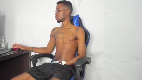 Snapshot of kofi_exotic_ chatting on 12-10-24, 01:00 kofi online show from 12-10-24, 01:00