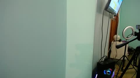 Snapshot of koko15_ chatting on 04-19-26, 12:37 Koko online show from 04-19-26, 12:37