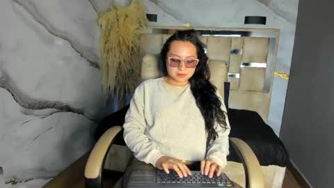 Snapshot of koko15_ chatting on 04-28-26, 05:29 Koko online show from 04-28-26, 05:29