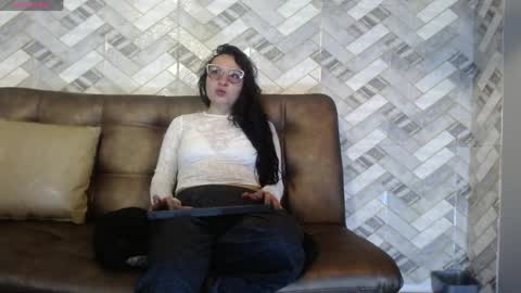 Snapshot of koko15_ chatting on 05-19-26, 12:55 Koko online show from 05-19-26, 12:55