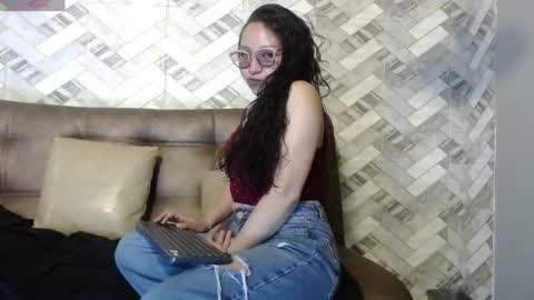 Snapshot of koko15_ chatting on 05-25-26, 01:50 Koko online show from 05-25-26, 01:50