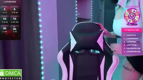 Mia online show from 01-29-25, 09:17