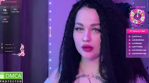 Mia online show from 03-08-25, 09:18