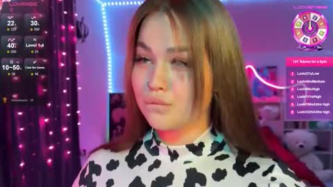 Mia online show from 12-04-25, 12:58