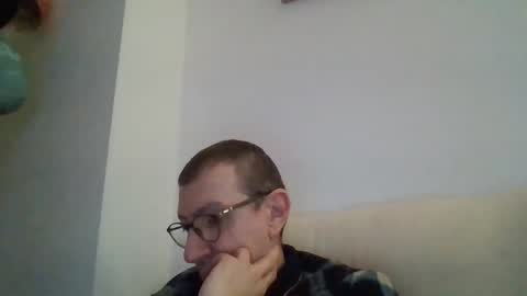 Snapshot of kolesie7 chatting on 02-14-25, 10:47 JUAN CARLOS online show from 02-14-25, 10:47
