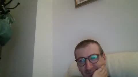 Snapshot of kolesie7 chatting on 09-08-25, 08:52 JUAN CARLOS online show from 09-08-25, 08:52