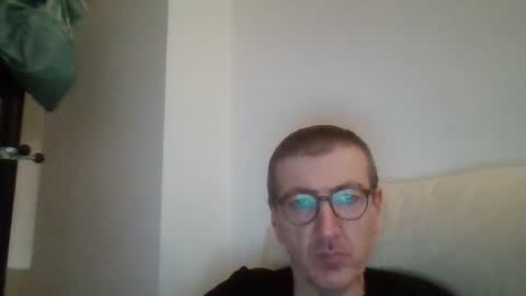 Snapshot of kolesie7 chatting on 09-19-25, 09:15 JUAN CARLOS online show from 09-19-25, 09:15