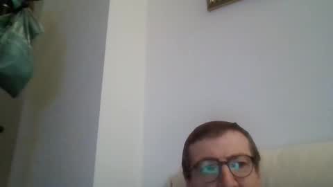 Snapshot of kolesie7 chatting on 10-18-25, 08:42 JUAN CARLOS online show from 10-18-25, 08:42