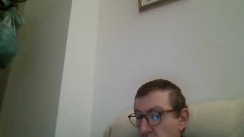 Snapshot of kolesie7 chatting on 10-19-25, 06:19 JUAN CARLOS online show from 10-19-25, 06:19