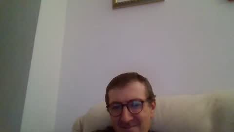 Snapshot of kolesie7 chatting on 10-22-25, 09:47 JUAN CARLOS online show from 10-22-25, 09:47