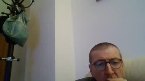 Snapshot of kolesie7 chatting on 10-25-25, 06:57 JUAN CARLOS online show from 10-25-25, 06:57
