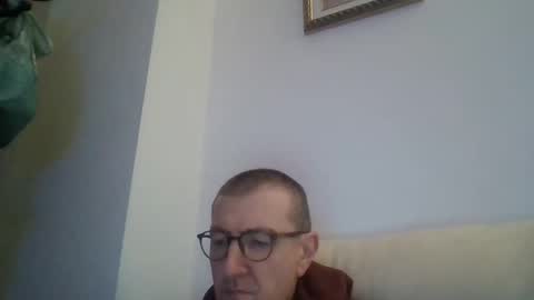 Snapshot of kolesie7 chatting on 10-27-25, 07:29 JUAN CARLOS online show from 10-27-25, 07:29