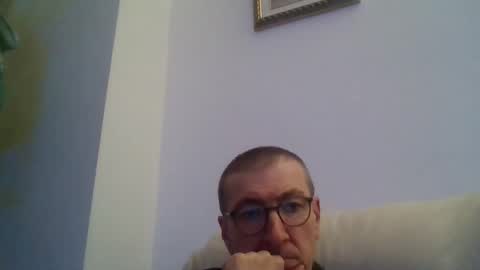 Snapshot of kolesie7 chatting on 10-28-25, 07:27 JUAN CARLOS online show from 10-28-25, 07:27