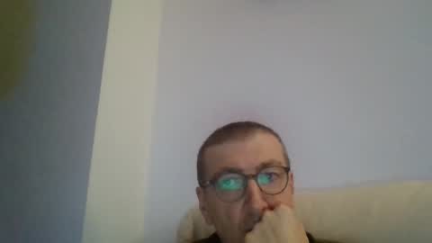 Snapshot of kolesie7 chatting on 11-04-25, 07:57 JUAN CARLOS online show from 11-04-25, 07:57