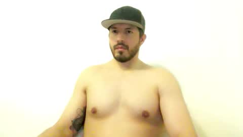 Snapshot of kolombianox chatting on 11-09-25, 06:23 kolombianox online show from 11-09-25, 06:23