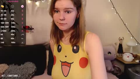 Snapshot of komorebbi chatting on 12-23-24, 10:12 Marta online show from 12-23-24, 10:12