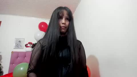 Snapshot of konie_hot chatting on 12-25-24, 04:01 konie Diaz online show from 12-25-24, 04:01