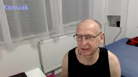 Komsiak online show from 04-29-26, 06:47