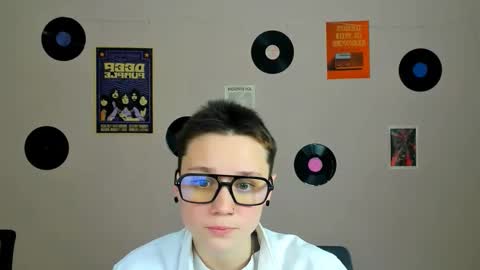 shy Kora online show from 02-03-26, 09:47