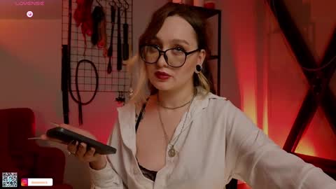 Snapshot of koracrosbie chatting on 01-16-25, 02:19 Kora TG channel online show from 01-16-25, 02:19