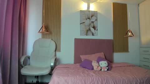 Kora  online show from 09-17-25, 01:13