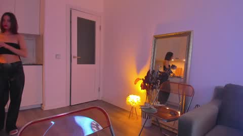 Snapshot of kossie_ chatting on 02-08-25, 12:06 kossie_ online show from 02-08-25, 12:06