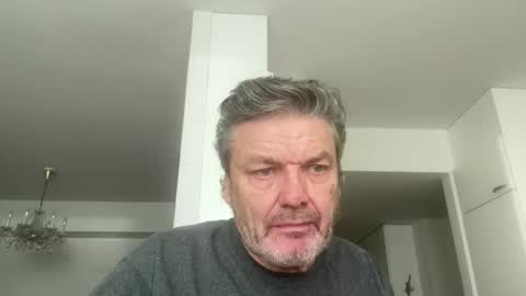 kovapoika online show from 10-15-25, 01:22