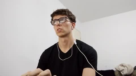 Snapshot of kpo10 chatting on 12-23-24, 08:33 Facu online show from 12-23-24, 08:33