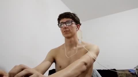 Snapshot of kpo10 chatting on 12-27-24, 07:14 Facu online show from 12-27-24, 07:14