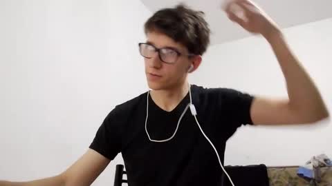 Snapshot of kpo10 chatting on 01-02-25, 02:11 Facu online show from 01-02-25, 02:11