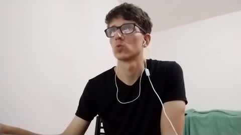 Snapshot of kpo10 chatting on 03-04-25, 01:38 Facu online show from 03-04-25, 01:38