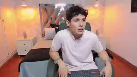 Snapshot of kraven_lust chatting on 09-18-25, 04:47 Kraven online show from 09-18-25, 04:47